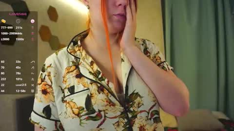 Rinredhead Gloriawith glasses Rayanother glasses online show from 01/08/26, 05:48