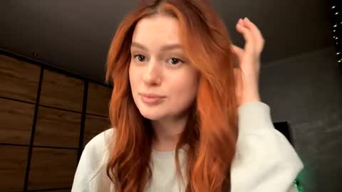 Snapshot of lucretiareisen chatting on 03/27/26, 05:12 EmmaEmbers online show from 03/27/26, 05:12