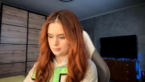 Snapshot of lucretiareisen chatting on 04/05/26, 03:09 EmmaEmbers online show from 04/05/26, 03:09