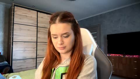 Snapshot of lucretiareisen chatting on 04/14/26, 12:11 EmmaEmbers online show from 04/14/26, 12:11