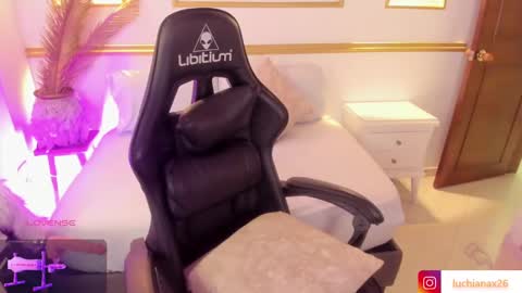 lucy online show from 03/02/25, 02:08