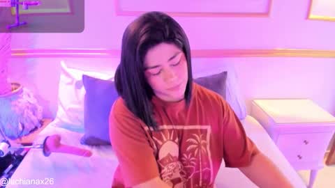 lucy online show from 09/12/25, 02:33