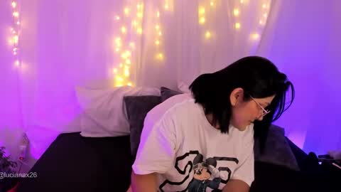 lucy online show from 10/09/25, 03:04