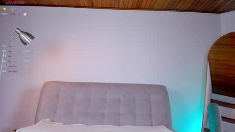 Hello my name is Lucy nice to meet you  thumb up is important for me kisses     online show from 09/11/25, 05:35