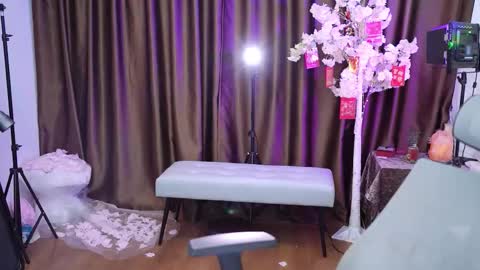 Lucy online show from 10/14/25, 01:28