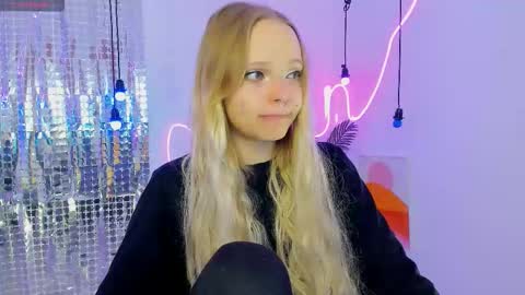 Lucy online show from 01/06/26, 02:10