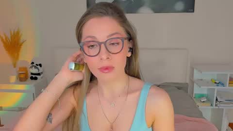 lucy__ray online show from 12/24/24, 12:00