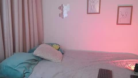 Lucia online show from 11/23/25, 01:16