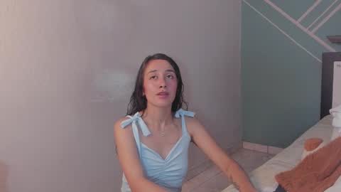 Lucy Herrera online show from 03/25/26, 09:10