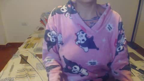 Snapshot of lucy_dreams69 chatting on 12/14/25, 02:17 Lucia online show from 12/14/25, 02:17