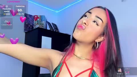 Snapshot of lucy_ev chatting on 12/30/24, 09:05 Lucy online show from 12/30/24, 09:05