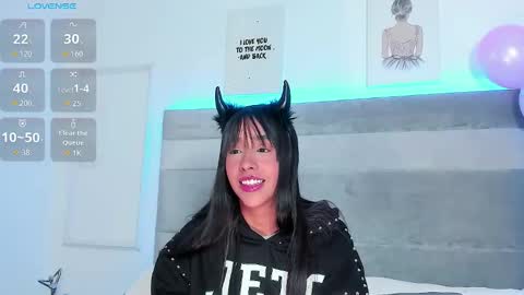 Snapshot of lucy_ev chatting on 10/17/25, 04:59 Lucy online show from 10/17/25, 04:59