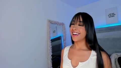 Snapshot of lucy_ev chatting on 10/31/25, 06:47 Lucy online show from 10/31/25, 06:47