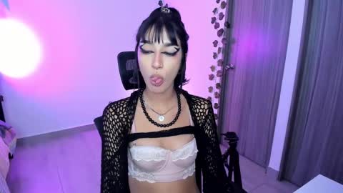 lucyfer online show from 03/11/25, 07:25
