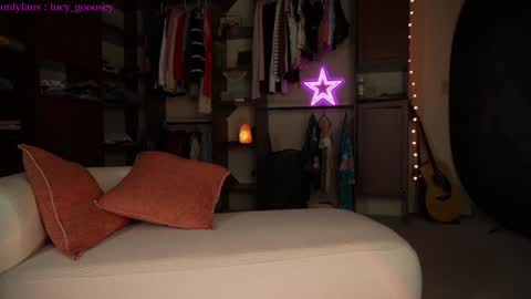 Lucy. online show from 01/13/25, 01:02