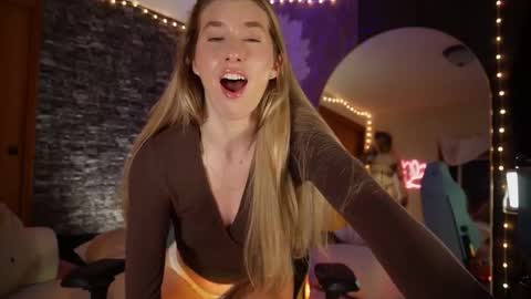 Lucy. online show from 01/11/26, 05:23