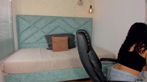 Lucy Greys online show from 02/06/26, 06:33