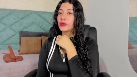 Lucy Greys online show from 02/17/26, 11:50