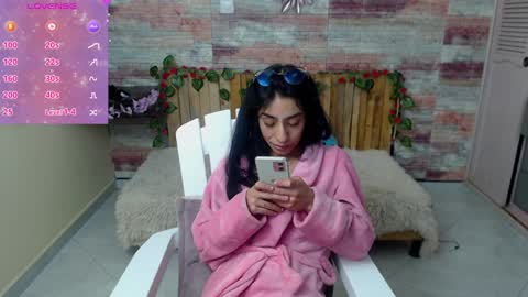 Snapshot of lucy_joi chatting on 01/05/25, 09:05 Luciana online show from 01/05/25, 09:05