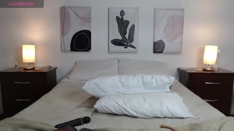 Snapshot of lucy_joi chatting on 02/16/25, 05:37 Luciana online show from 02/16/25, 05:37