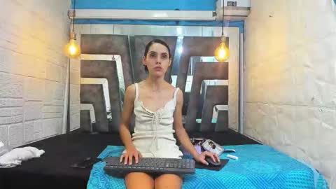 Lucy unlimit come back here  online show from 03/25/26, 02:39