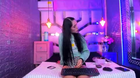 Lucy unlimit come back here  online show from 04/25/26, 01:41