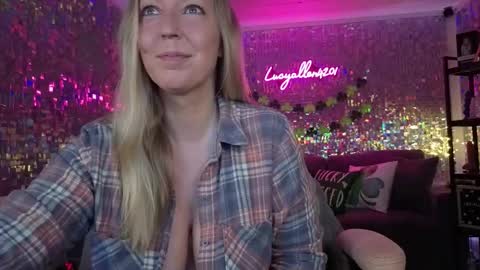 Snapshot of lucyallen4201 chatting on 02/23/26, 11:40 lucyallen4201 online show from 02/23/26, 11:40