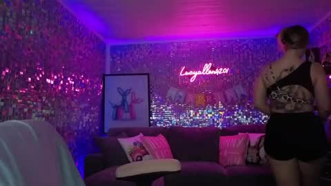 Snapshot of lucyallen4201 chatting on 04/14/26, 10:10 lucyallen4201 online show from 04/14/26, 10:10