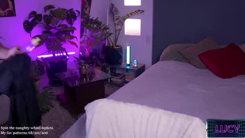 Snapshot of lucyallenx chatting on 09/26/25, 07:29 Lucy Alien online show from 09/26/25, 07:29