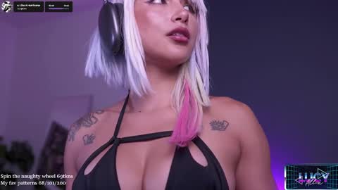 Snapshot of lucyallenx chatting on 10/07/25, 09:12 Lucy Alien online show from 10/07/25, 09:12