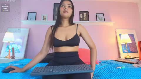 Lucia Bell   online show from 07/09/26, 09:52