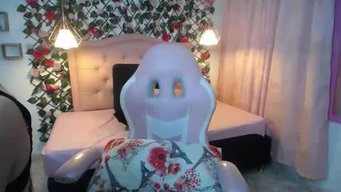 Lucy Cute online show from 11/28/25, 01:58