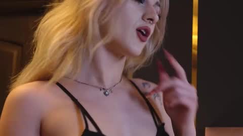 Lucy Lexton online show from 02/25/25, 06:25