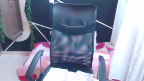 LUCY online show from 02/09/25, 04:18