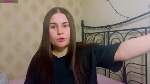 Snapshot of lucymur chatting on 04/12/26, 08:14 Lucy online show from 04/12/26, 08:14