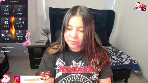 Lucy Petit online show from 01/07/26, 01:02