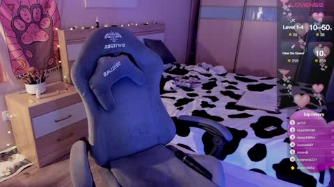 Lucy online show from 01/26/25, 08:23