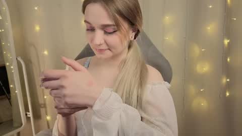 Lucy online show from 04/11/26, 08:13