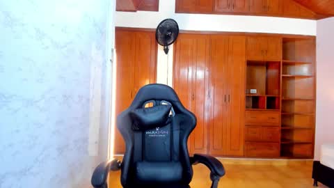 LUCY  online show from 02/17/26, 06:58