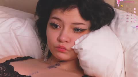 lucyvee online show from 12/21/24, 05:03