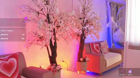 lucyweisser online show from 04/16/26, 09:39