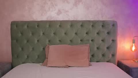 LucyWillow online show from 02/08/26, 05:00