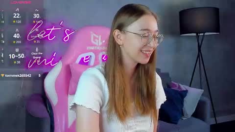 Lucy online show from 07/04/26, 01:01