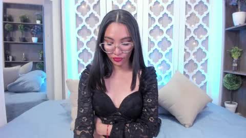 Lucy Liiu online show from 03/10/25, 09:29