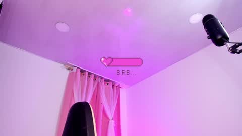 Snapshot of lucyy_peach chatting on 12/12/24, 03:32 LUCYY FROM HOME online show from 12/12/24, 03:32