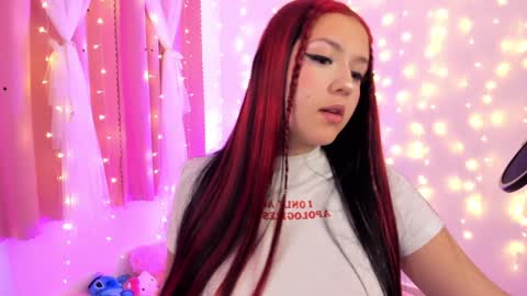 Snapshot of lucyy_peach chatting on 01/19/25, 07:25 LUCYY FROM HOME online show from 01/19/25, 07:25