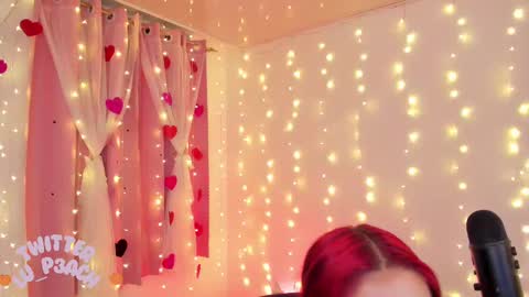 Snapshot of lucyy_peach chatting on 02/18/25, 06:15 LUCYY FROM HOME online show from 02/18/25, 06:15