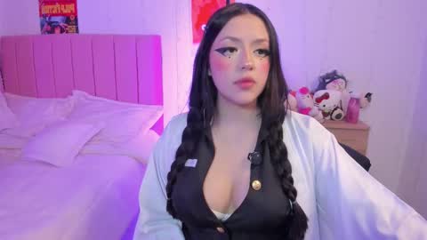 Snapshot of lucyy_peach chatting on 10/09/25, 02:09 LUCYY FROM HOME online show from 10/09/25, 02:09