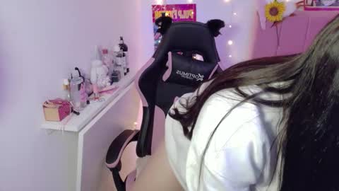 LUCYY FROM HOME  online show from 03/24/26, 01:32