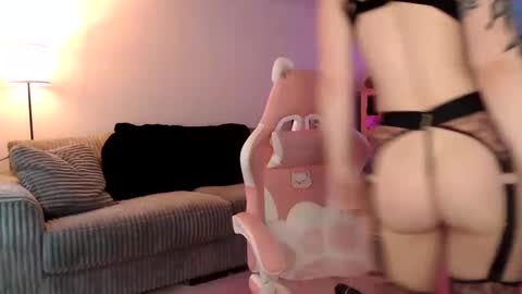 Snapshot of lucyyluvss chatting on 12/10/24, 12:17 Lucy online show from 12/10/24, 12:17